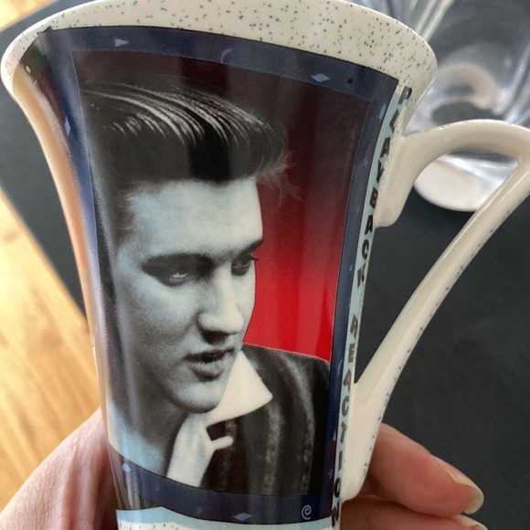 Elvis Mug - Picture 3 of 7